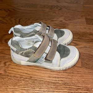 Venettini Velcro Sneakers